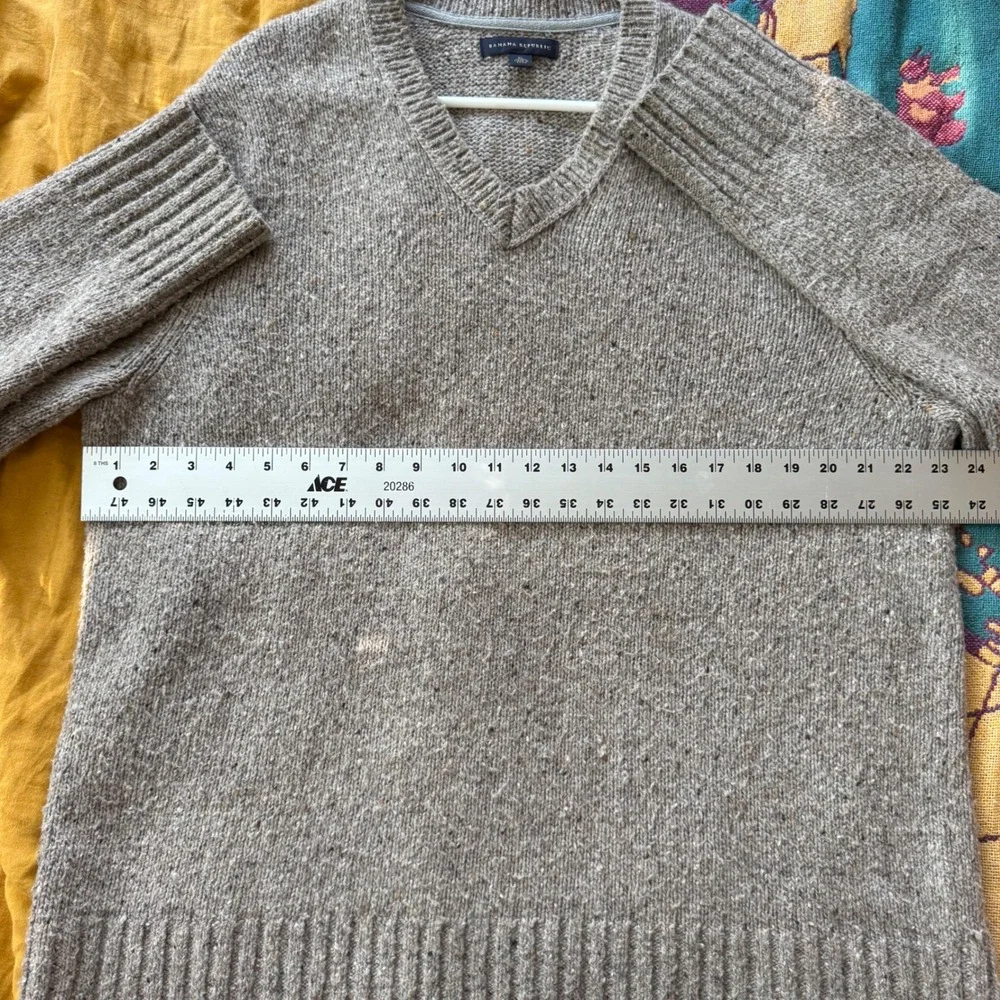 Banana Republic Mens XL Lambswool Blend V-Neck Donegal Fleck Sweater Taupe Brown